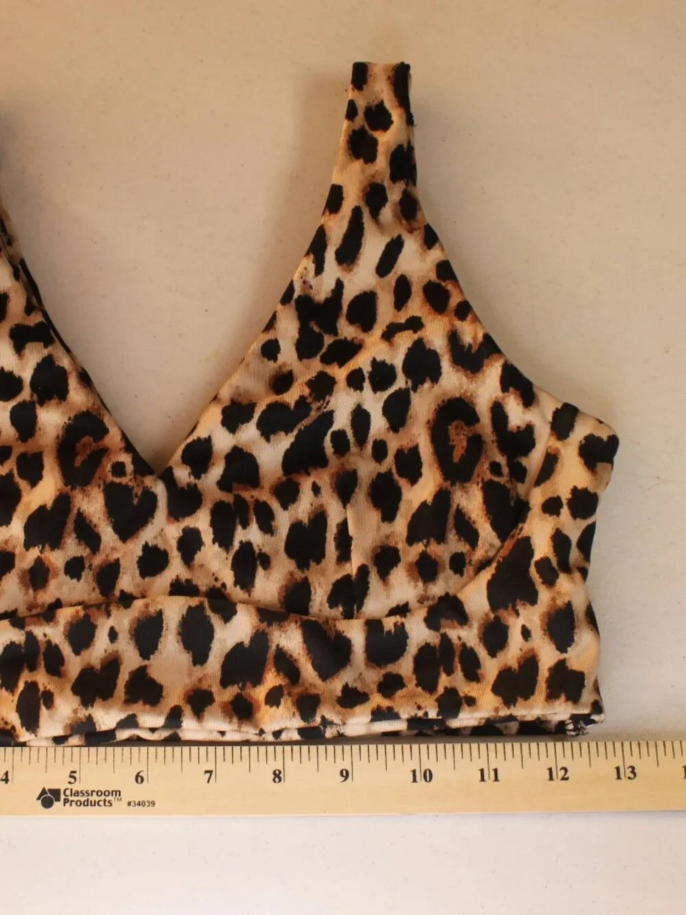 Victoria's Secret Leopard Print Wireless Bralette V-Neck Cutout Back Size Medium